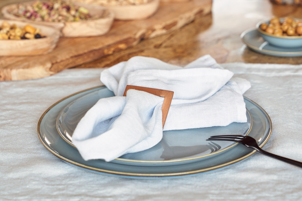 PUR TABLE